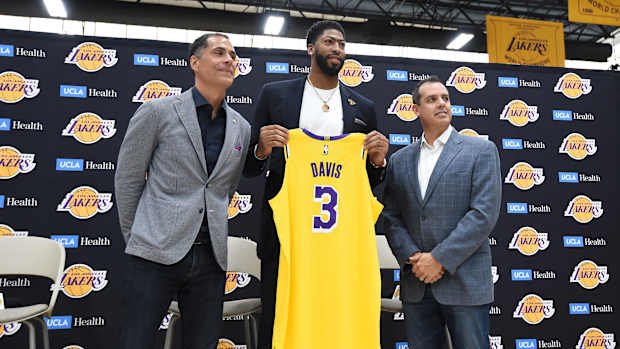 anthony_davis_lakers_free_agency_.jpg